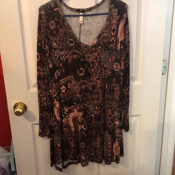 Popana Dresses & Skirts - Aztec dress